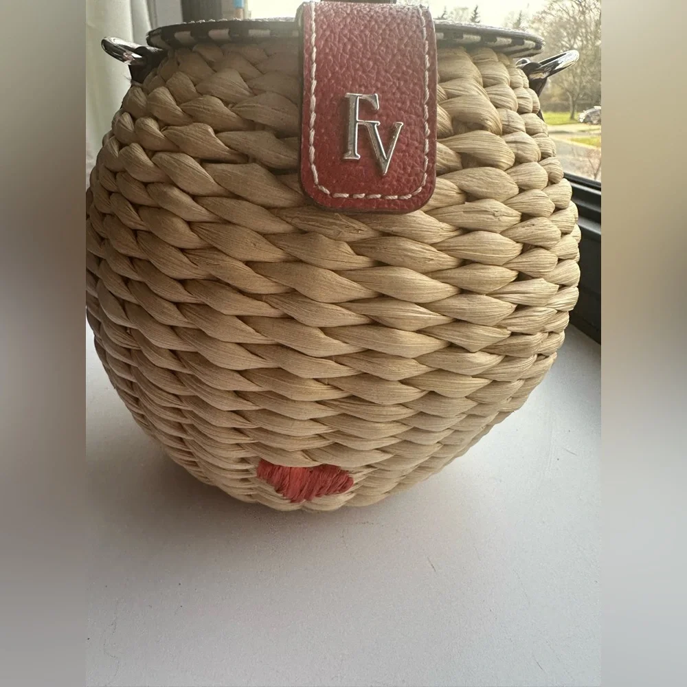 Frances Valentine Honeypot Basket Natural/Red Embroidered Heart - Picture 4 of 11